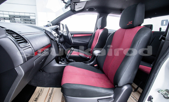 Buy Used Isuzu D-Max White Car in Bangkok in Bangkok Buy Used Isuzu D-Max White Car in Bangkok in Bangkok