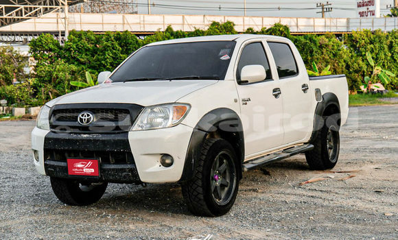 Buy Used Toyota Hiluxe VIGO White Car in Saraburi in Saraburi