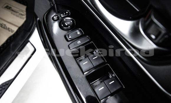 Buy Used Honda CR-V White Car in Bangkok in Bangkok Buy Used Honda CR-V White Car in Bangkok in Bangkok