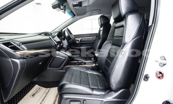 Buy Used Honda CR-V White Car in Bangkok in Bangkok Buy Used Honda CR-V White Car in Bangkok in Bangkok