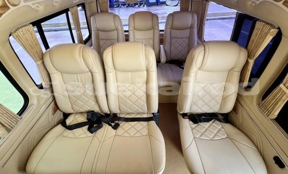 Buy Used Toyota Commuter Other Car in Bangkok in Bangkok Buy Used Toyota Commuter Other Car in Bangkok in Bangkok