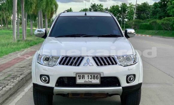 ซื้อ รถมือสอง Mitsubishi Pajero ขาว รถยนต์ ใน %{เมือง} ใน กรุงเทพมหานคร