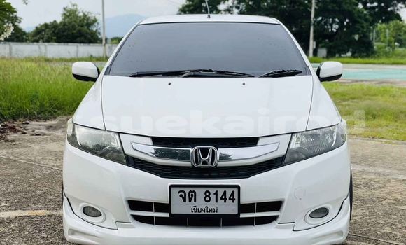 ซื้อ รถมือสอง Honda City ขาว รถยนต์ ใน %{เมือง} ใน กรุงเทพมหานคร