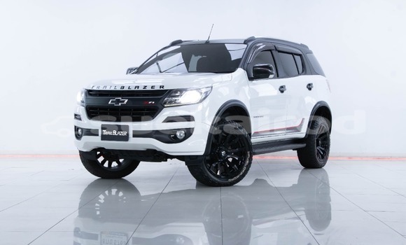Buy Used Chevrolet TrailBlazer White Car in Bangkok in Bangkok