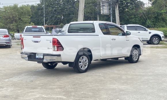 Buy Used Toyota Fortuner White Car in Chiang Mai in Chiang Mai Buy Used Toyota Fortuner White Car in Chiang Mai in Chiang Mai