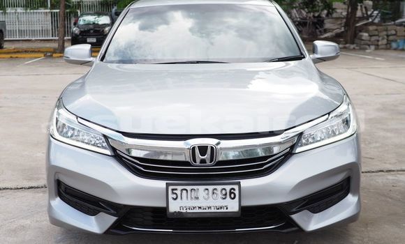 ซื้อ รถมือสอง Honda Accord อื่น ๆ รถยนต์ ใน %{เมือง} ใน กรุงเทพมหานคร