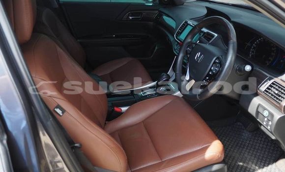 ซื้อ รถมือสอง Honda Accord อื่น ๆ รถยนต์ ใน %{เมือง} ใน กรุงเทพมหานคร