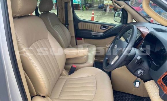 ซื้อ รถมือสอง Hyundai H1 อื่น ๆ รถยนต์ ใน %{เมือง} ใน กรุงเทพมหานคร