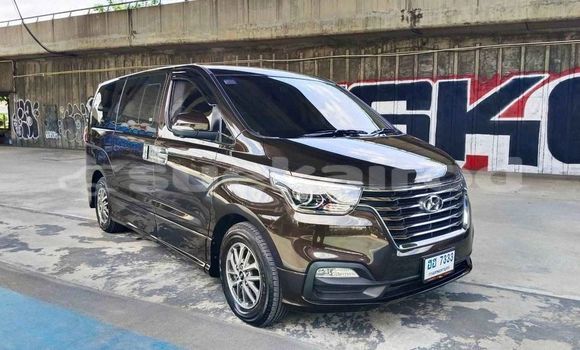 ซื้อ รถมือสอง Hyundai H1 สีดำ รถยนต์ ใน %{เมือง} ใน กรุงเทพมหานคร