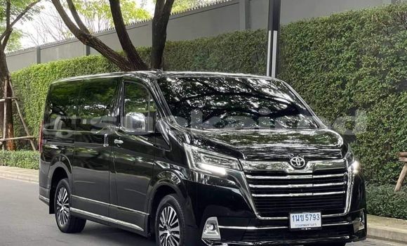 ซื้อ รถมือสอง Toyota Crown Majesta สีดำ รถยนต์ ใน %{เมือง} ใน กรุงเทพมหานคร ซื้อ รถมือสอง Toyota Crown Majesta สีดำ รถยนต์ ใน %{เมือง} ใน กรุงเทพมหานคร