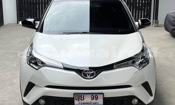 Buy Used Toyota C-HR White Car in Bangkok in Bangkok Buy Used Toyota C-HR White Car in Bangkok in Bangkok