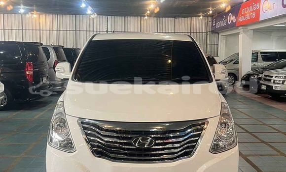 ซื้อ รถมือสอง Hyundai Starex ขาว รถยนต์ ใน %{เมือง} ใน กรุงเทพมหานคร