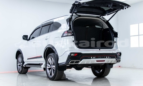 Buy Used Isuzu MU-X White Car in Bangkok in Bangkok Buy Used Isuzu MU-X White Car in Bangkok in Bangkok